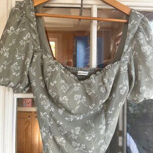 Abercrombie & Fitch Green Floral Crop Top